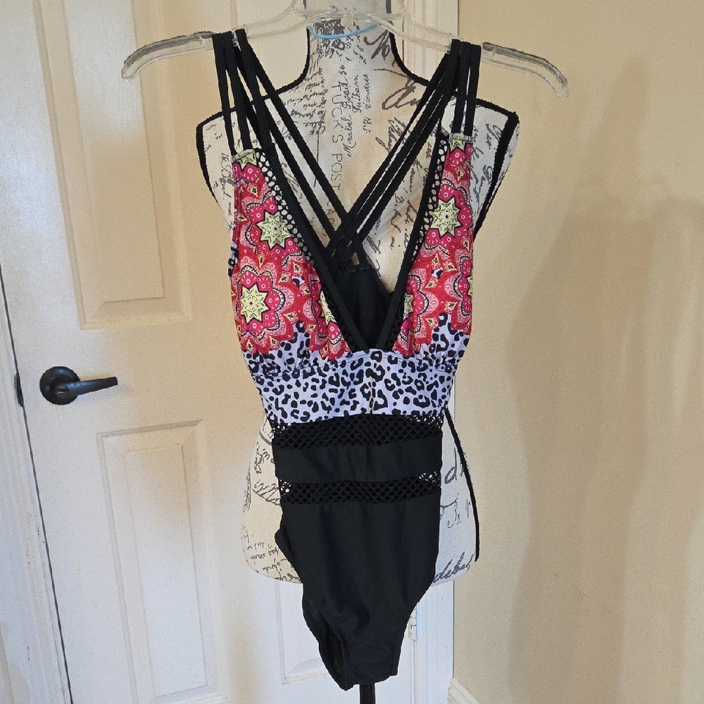 Stylish Boho Womens One Piece Swimsuit - Black and Red